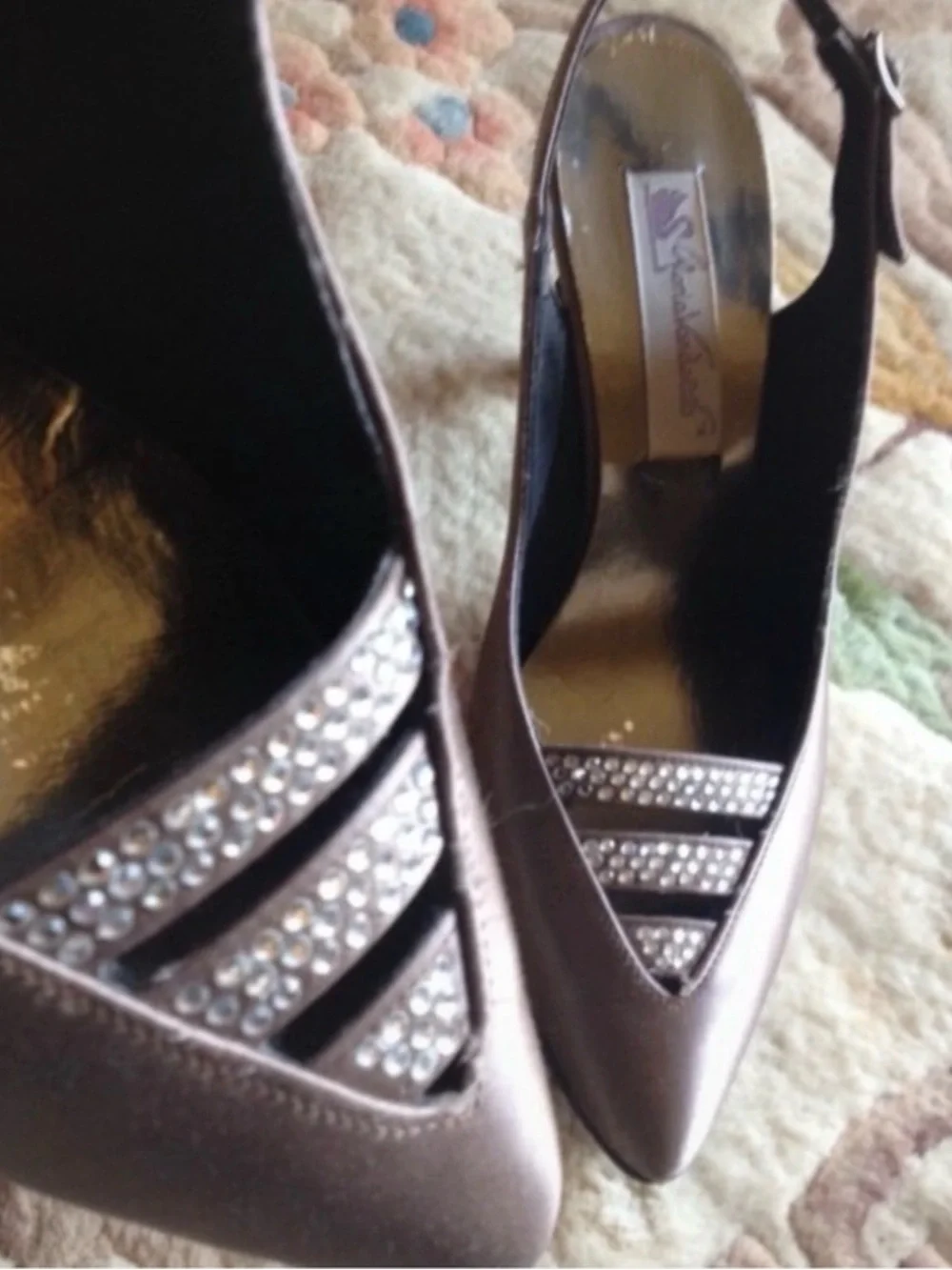 Gloria Vanderbilt Taupe Sling-back Pumps